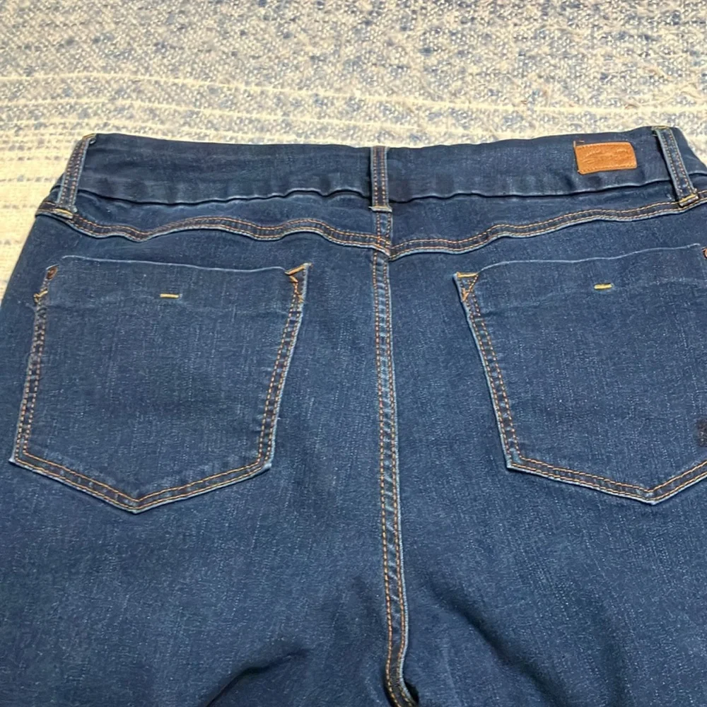 Woman’s Jeans med. blue denim size 16 - Picture 3 of 9